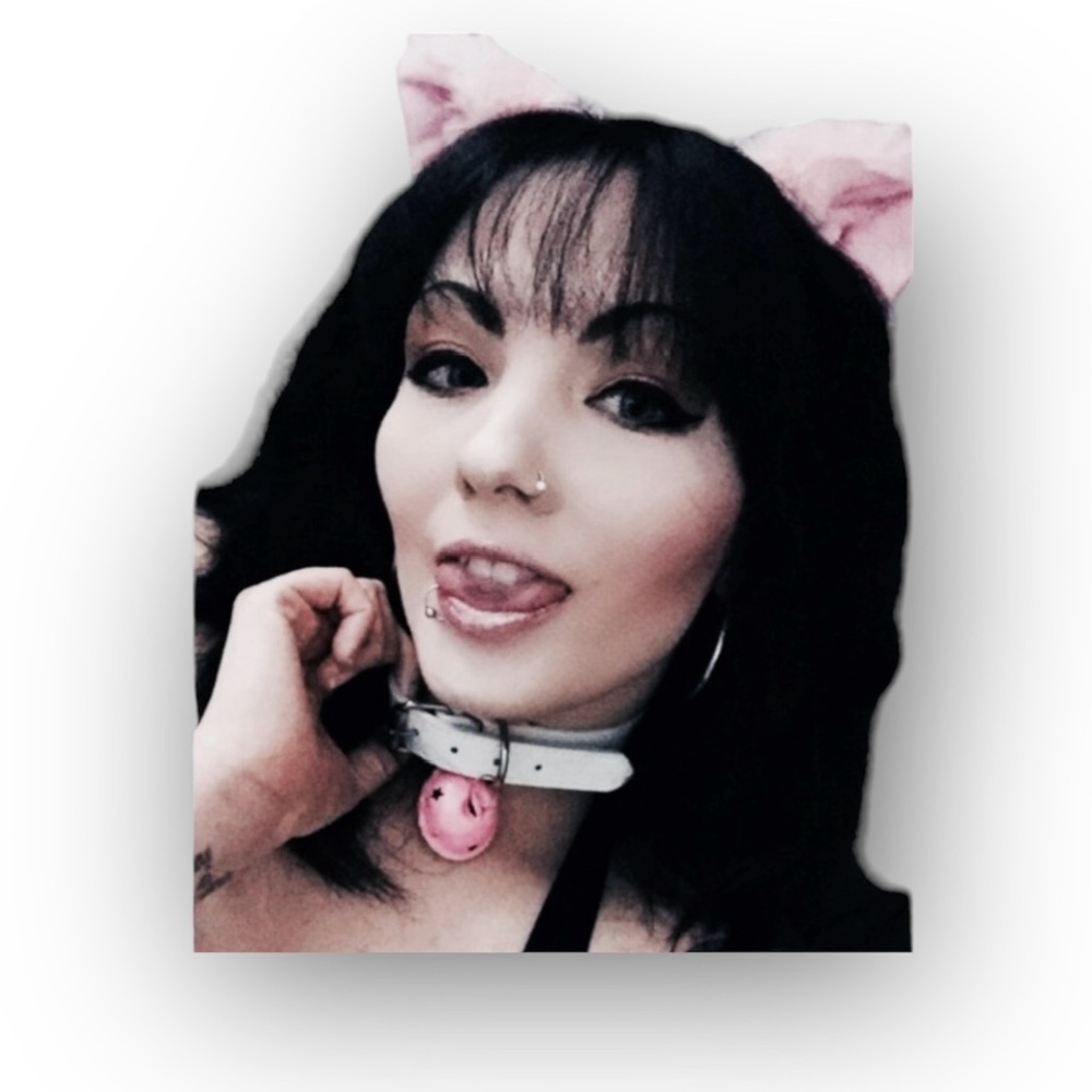 Jingle Bell Backward Buckle Choker With Oversized Peachy-Pink & White Bell ~ NIP